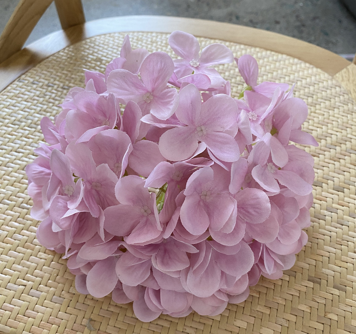 20cm Large Artificial Hydrangea Flower Head - 120 Vibrant Silk Blossoms Perfect for Weddings, Home Decor, and Photography Props