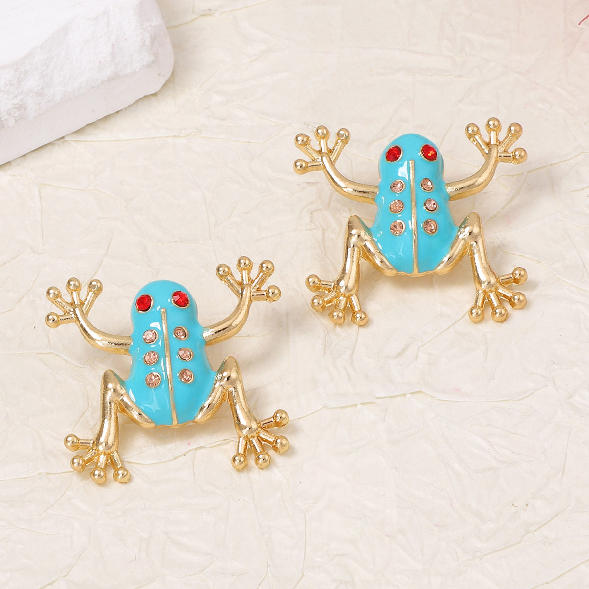 Stylish and Unique Alloy Frog Ear Studs with Micro-Inlaid Zircon Stones – Chic Accessories for Women