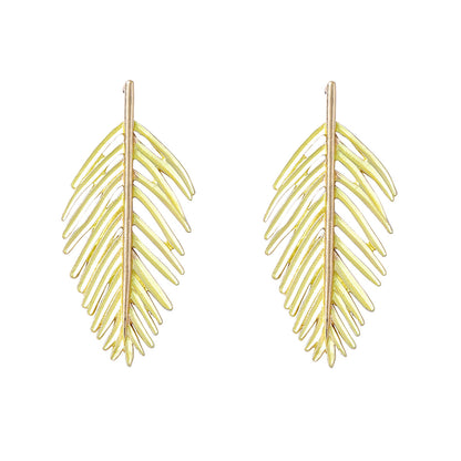 Exaggerated Minimalist Alloy Hollow Leaf Stud Earrings – Chic, Versatile Everyday Jewelry for Effortless Style