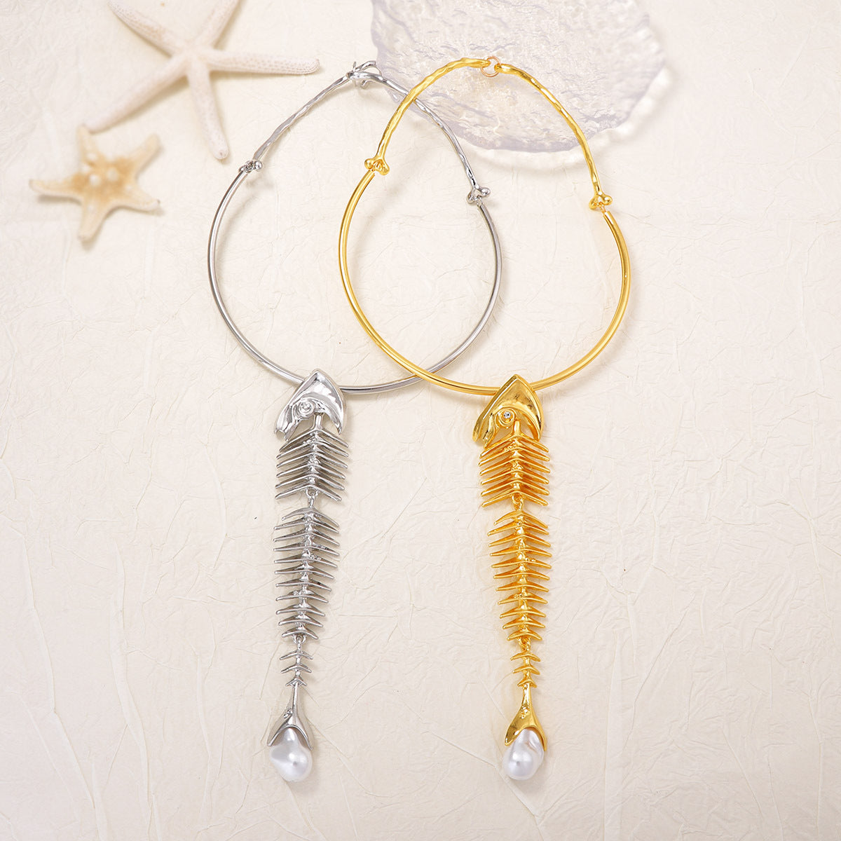 Trendy Minimalist Fishbone Pendant Choker for Women - Unique, Bold, and Fashion-Forward Design