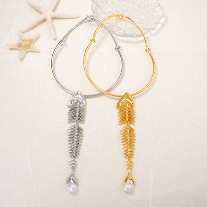Trendy Minimalist Fishbone Pendant Choker for Women - Unique, Bold, and Fashion-Forward Design