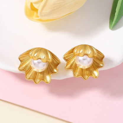 Chic Vintage Beach-Inspired Earrings with Unique Seashell Designs and Pearl Accents – Perfect for Your Next Vacation