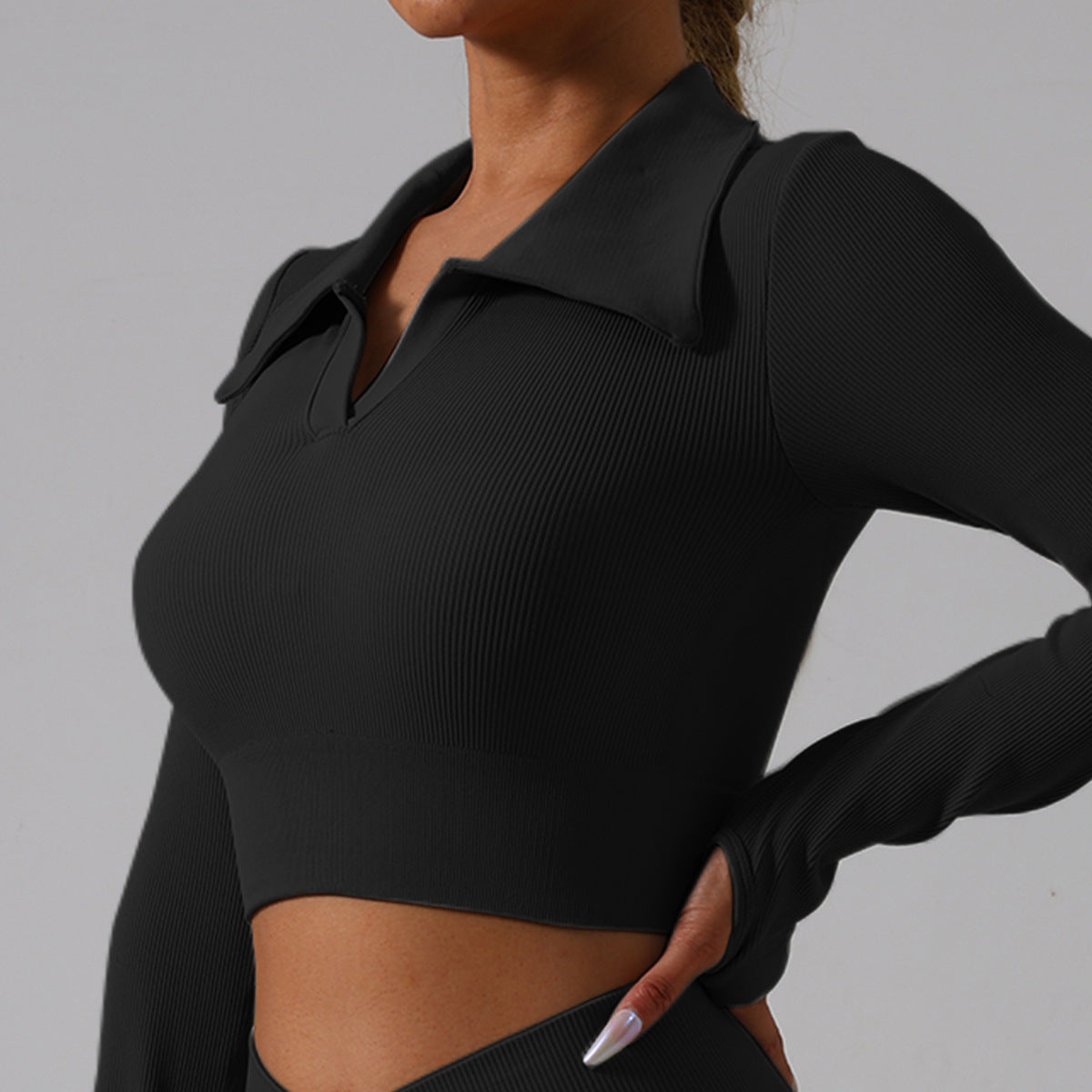 Long Sleeve Yoga Set with Collared Design for Fashionable Fitness and Comfortable Activewear