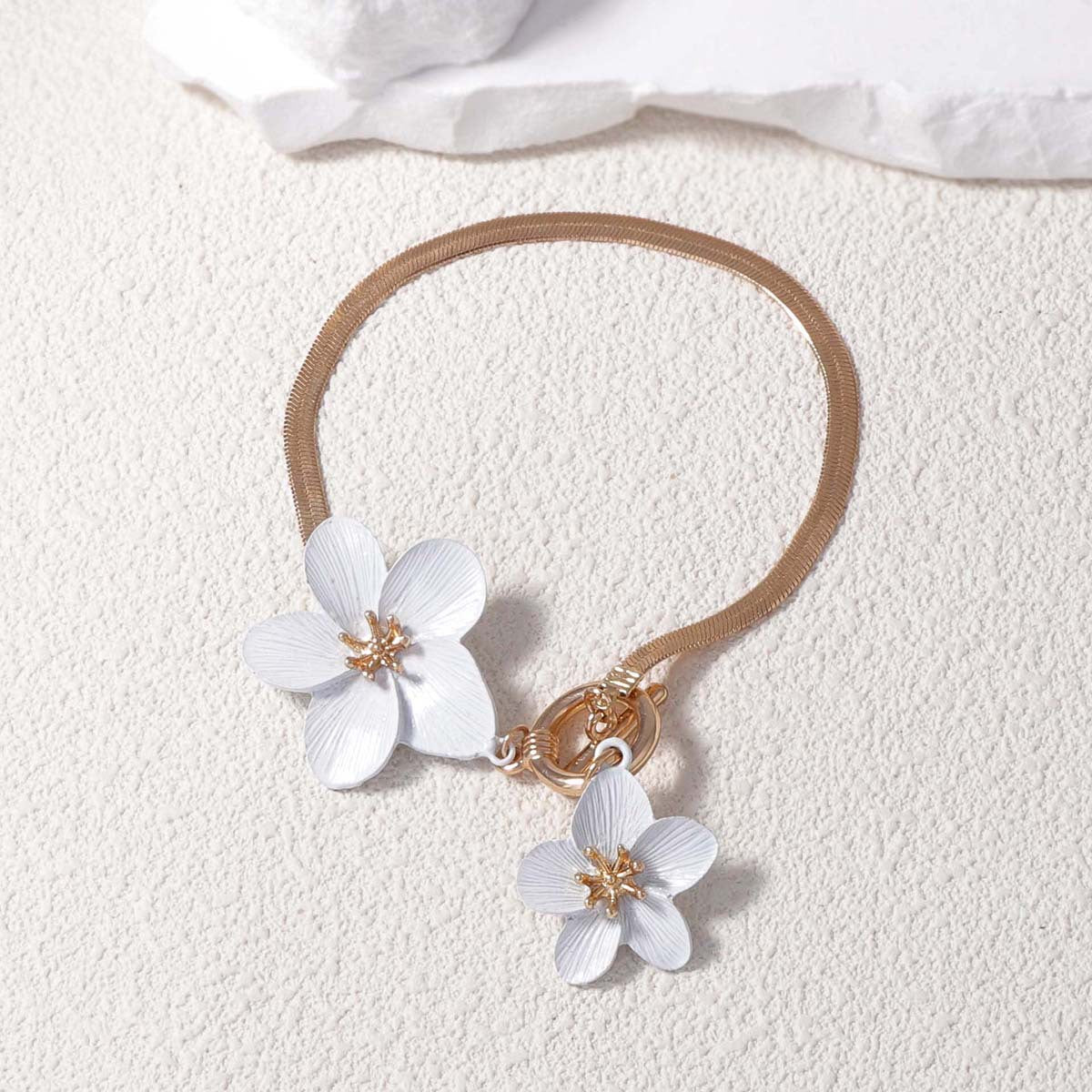 Chic Fresh Fuchsia Flower Bracelet - Unique, Sweet, and Luxurious Summer Accessory for Trendy Young Women