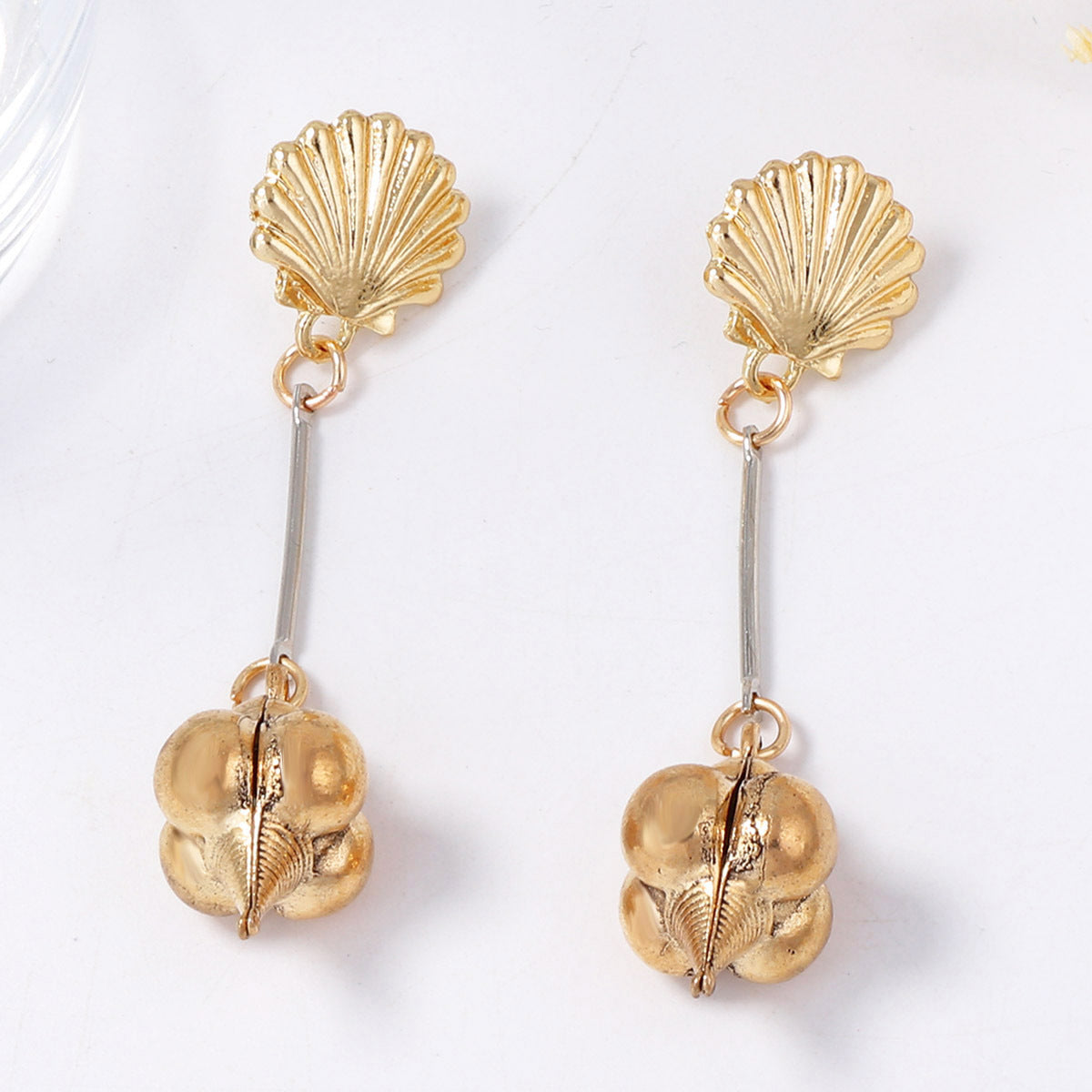 Chic Minimalist Alloy Geometric Shell Pendant Long Drop Earrings for Women - Unique Design, Lightweight Fashion Accessory