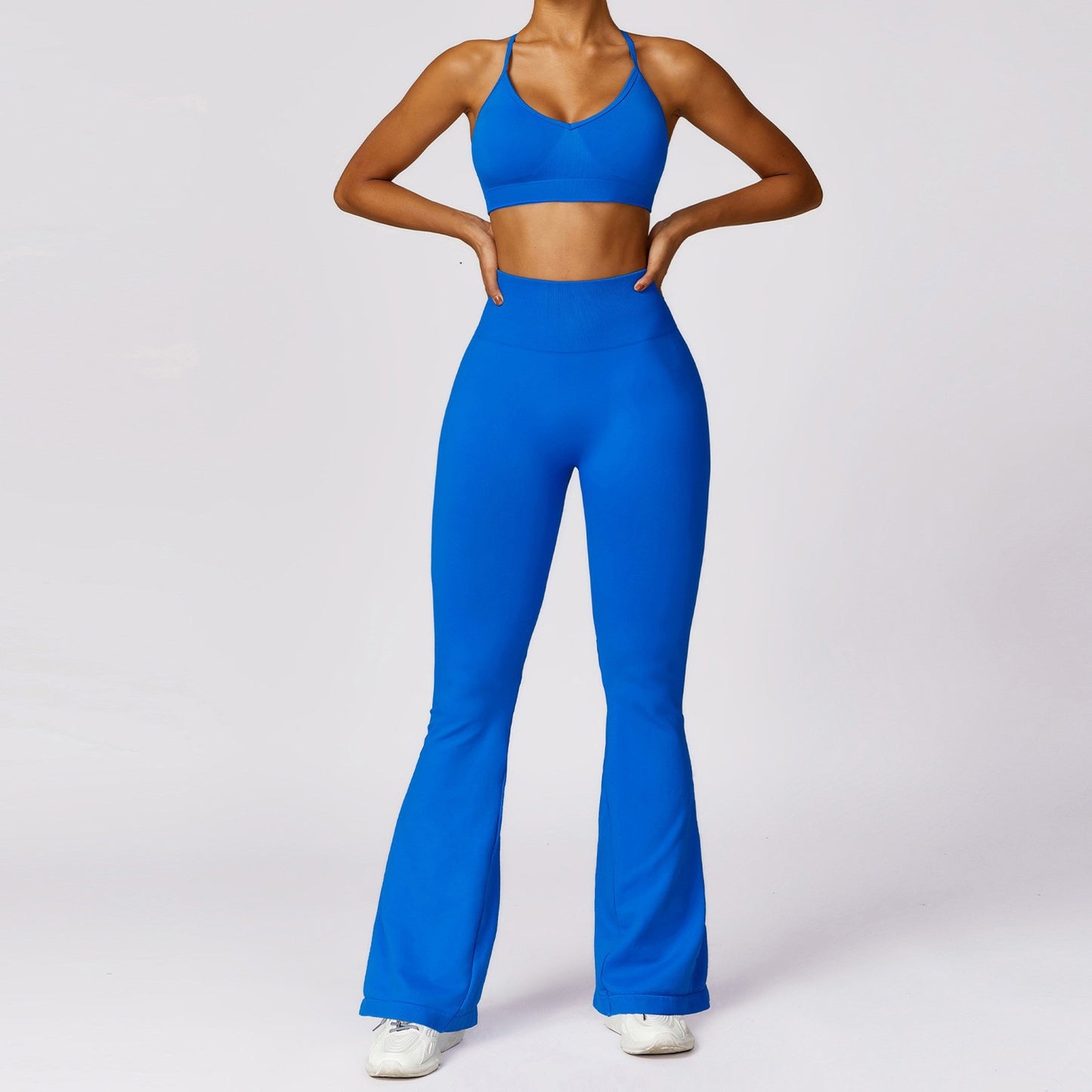 Seamless Slim Fit Yoga Set for Women Backless Design Butt Lifting Effect and Flared Leg Athleisure for Comfort and Flexibility