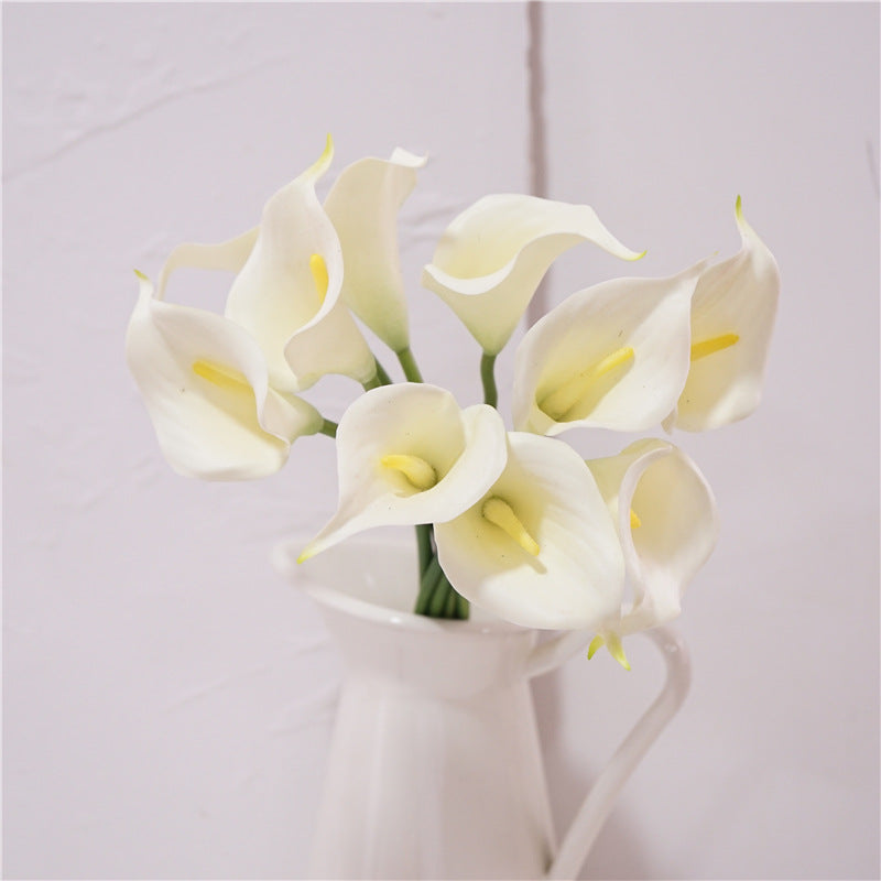 Elegant European-Style Soft Touch Faux Calla Lily Bouquet for Home Décor – Perfect for Living Room and Coffee Table Accent, Durable Plastic Artificial Flowers