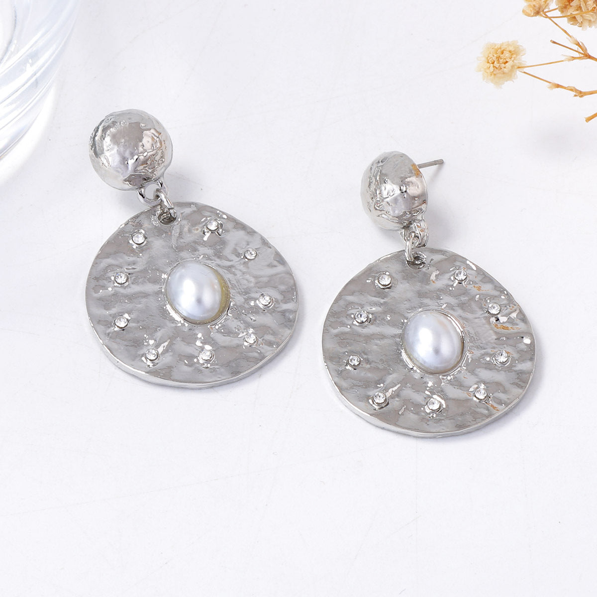 MG Spanish Vintage-Inspired Retro Wrinkled Zirconia-Studded Faux Pearl Geometric Irregular Round Earrings - Elegance Meets Unique Design