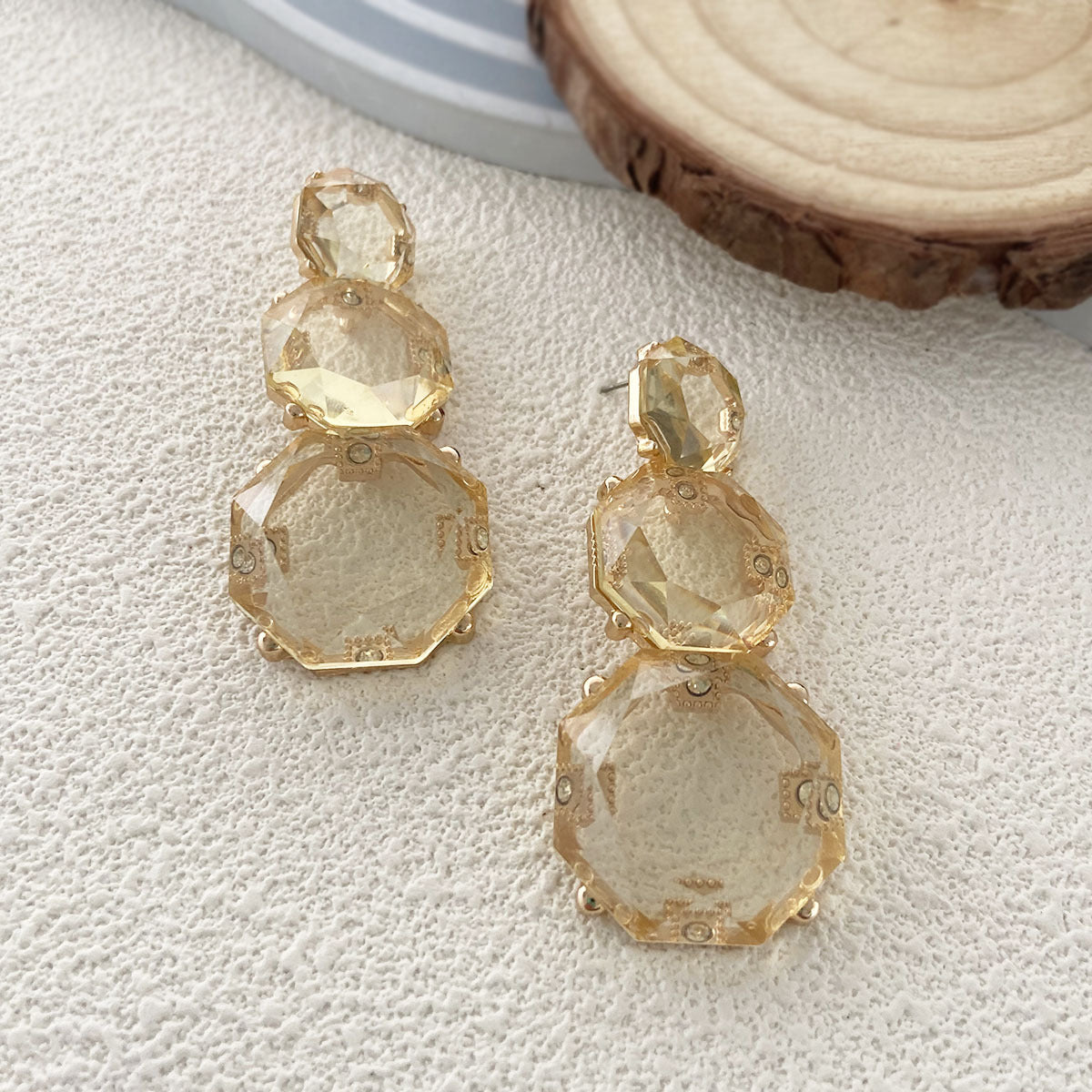 Chic Minimalist Geometric Faceted Resin Transparent Earrings - Versatile Everyday Accessories for Women
