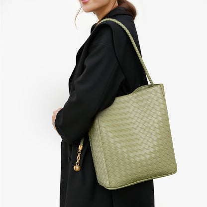 Chic Women's Leather Tote Bag Cowhide Bucket Bag for Everyday Commuting Spacious Weave Design for Work and Play