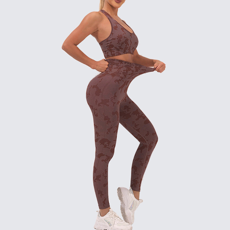 Seamless Camouflage Yoga Outfit High Support Racerback Sports Bra High Waisted Butt Lifting Leggings Set for Maximum Comfort and Performance