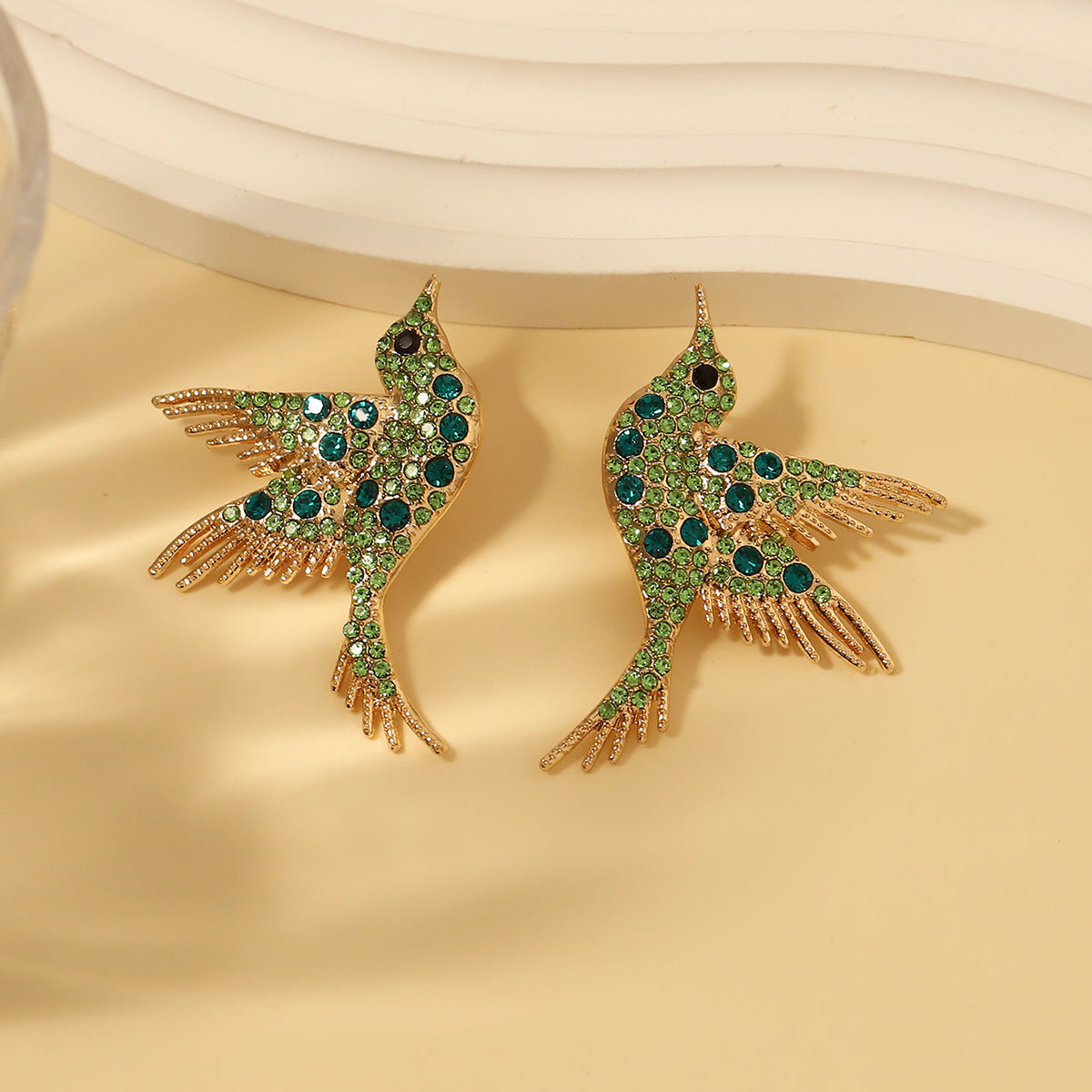 Hot-Selling Creative Design Exaggerated Cute Bird Hakin Color-Diamond Earrings – Eye-Catching Jewelry for Every Occasion!
