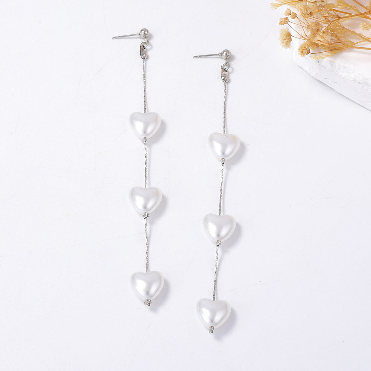 Elegant French-Style Long Pearl Heart Drop Earrings for Women - Chic and Unique Statement Piece Perfect for Parties and Special Occasions
