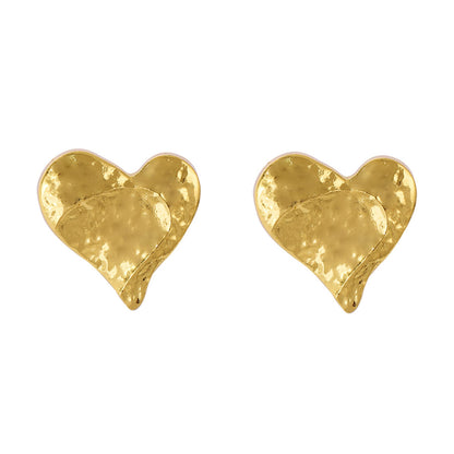 Chic Minimalist Punk-Style Heart-Shaped Alloy Earrings for Women – Versatile Retro Casual Design with Unique Textured Finish