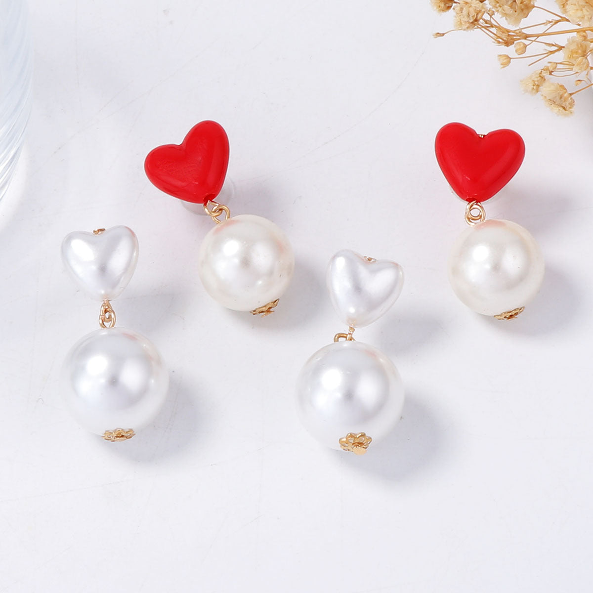 Elegant Minimalist Pearl Heart Earrings for Valentine's Day - Chic and Versatile Jewelry for Any Occasion