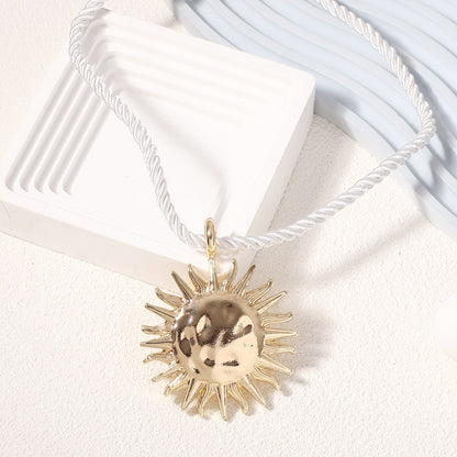 Luxurious Bohemian-Inspired Beach Resort Glamour: Exaggerated Sunflower Pendant Necklace and Earring Set – Perfect for Summer Escapes