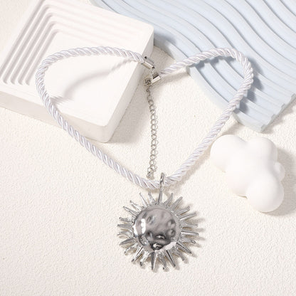 Luxurious Bohemian-Inspired Beach Resort Glamour: Exaggerated Sunflower Pendant Necklace and Earring Set – Perfect for Summer Escapes