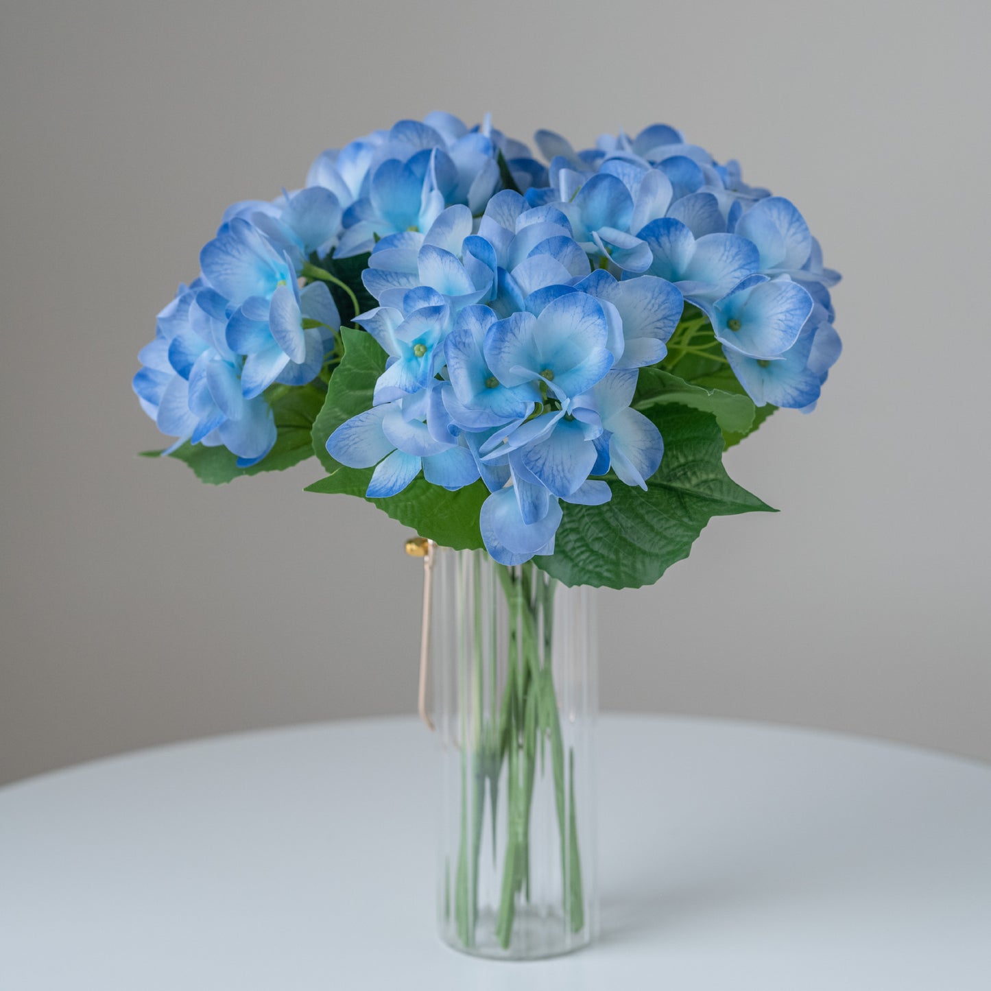 Ultra-Realistic Artificial Hydrangea Bouquet - Dreamy Decorative Arrangement for Living Rooms, Cafés, and Vacation Rentals - Perfect Table Centerpiece for Dining Rooms and Show Homes