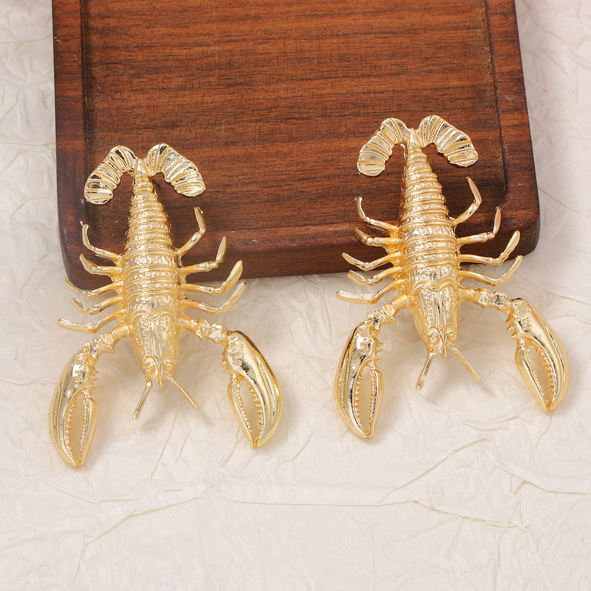 Chic Minimalist Retro Alloy Lobster Earrings - Unique Ocean-Inspired Jewelry for Effortless Vacation Style