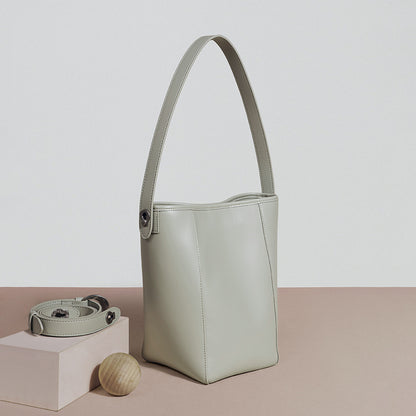 Oversized Tote Bag Fashionable Minimalist Design with Versatile Patterns for Commuting and Everyday Use