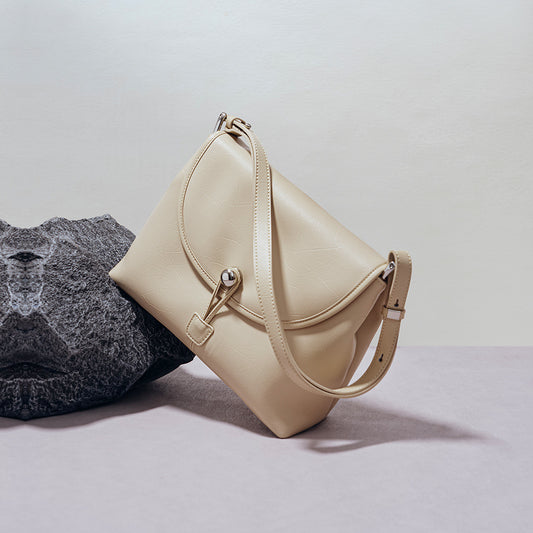 Genuine Leather Shoulder Bag Fashionable Crossbody Bag for Women with High Capacity for Commuting and Everyday Use