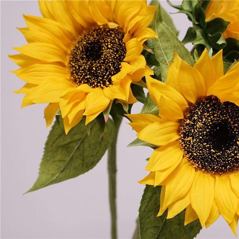 Luxurious Faux Sunflower Stem - Realistic Touch and Moisture-Locking Design for Home Décor, Floral Arrangements, and Photography Props