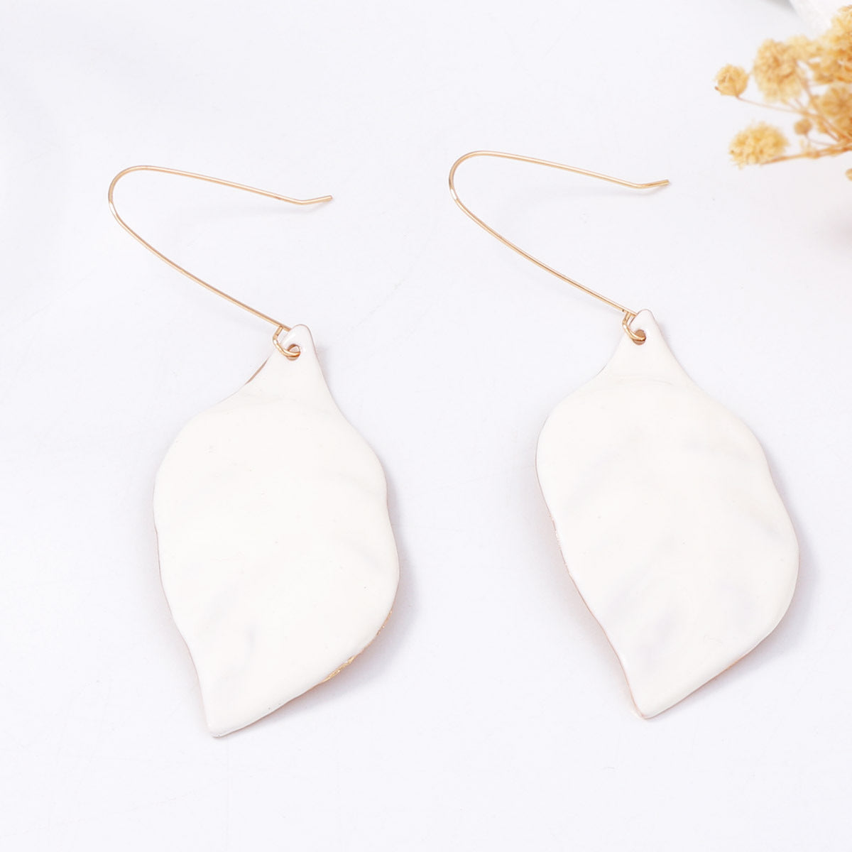 Trendy Oversized Floral and Leaf Drop Earrings with Sparkling Rhinestones – Chic & Versatile Earrings Inspired by High-End Fashion