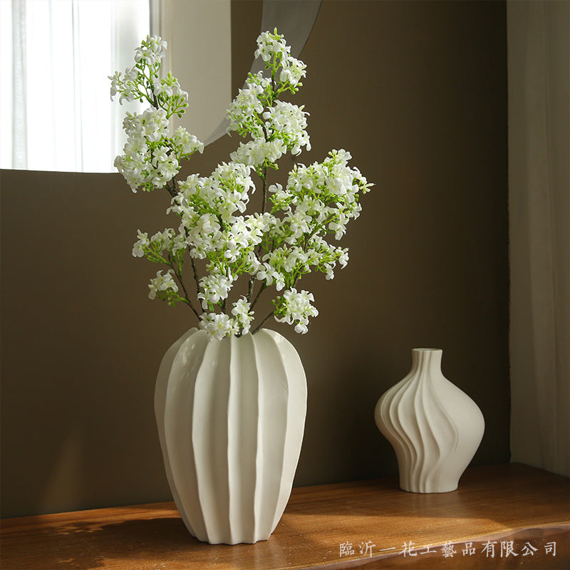 Vibrant Spring Lilac Artificial Flowers - Modern Minimalist Decorative Accents for Hotels and Homes - Stylish and Unique Display Pieces for a Fresh Atmosphere