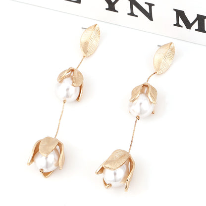 Stylish  Minimalist Floral Pearl-Accented Chain Earrings for Women – Versatile Design Perfect for Summer and Autumn Wear
