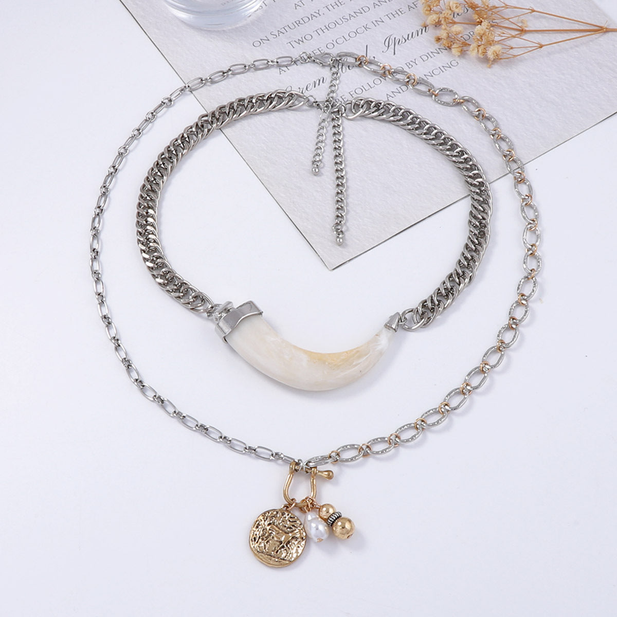 Unique Multi-Layer Animal Horn Pendant Chain Necklace - Stylish and Versatile Design for Everyday Wear
