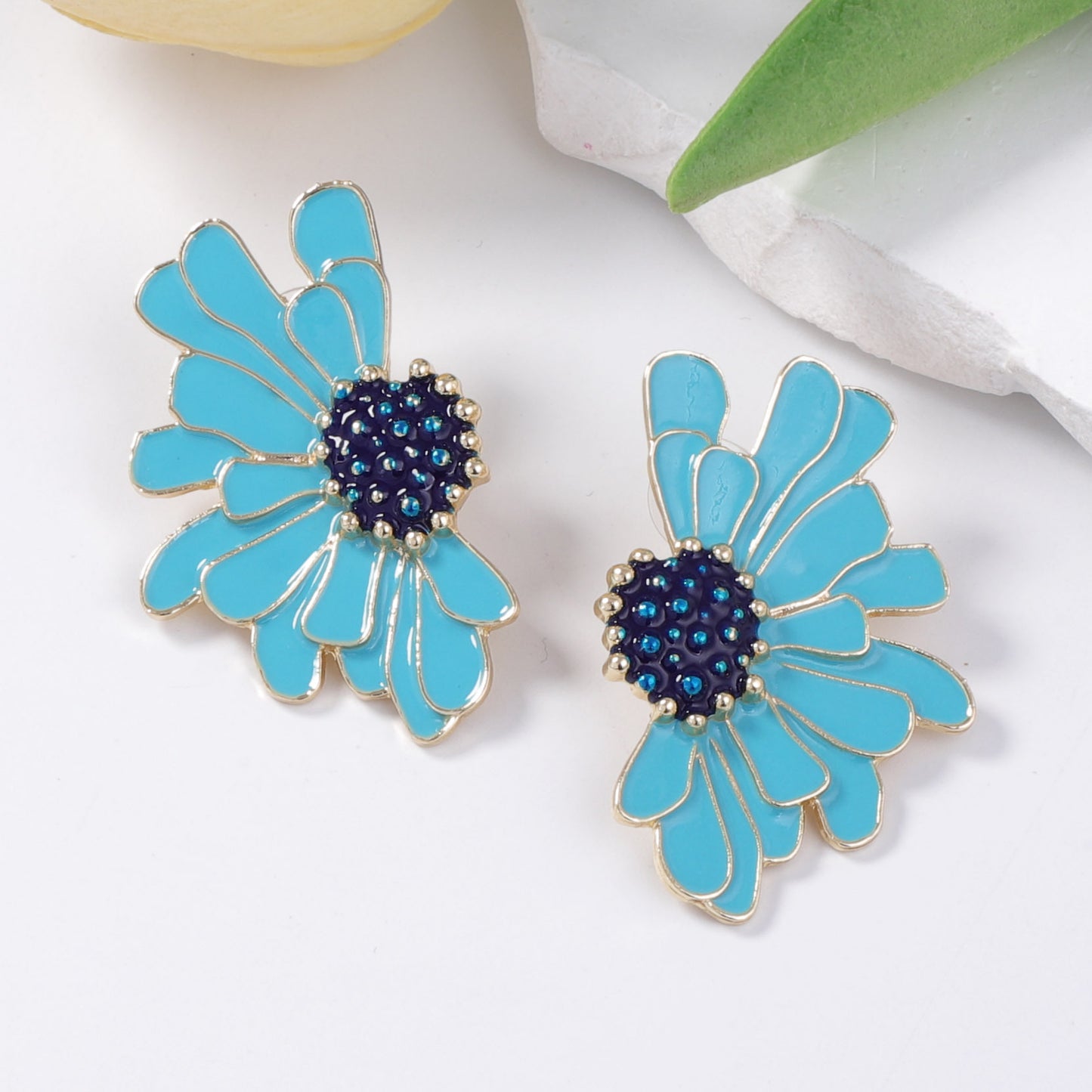 Alloy Enamel Floral Earrings - Stylish and Simple Flower Studs for a Fresh Accessory Look