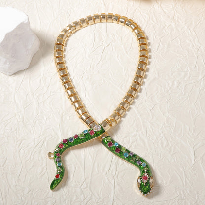 Exaggerated Creative Design Metal Chain Necklace with Colorful Zirconia and Green Snake Pendant – Unique Women's Jewelry Accessory