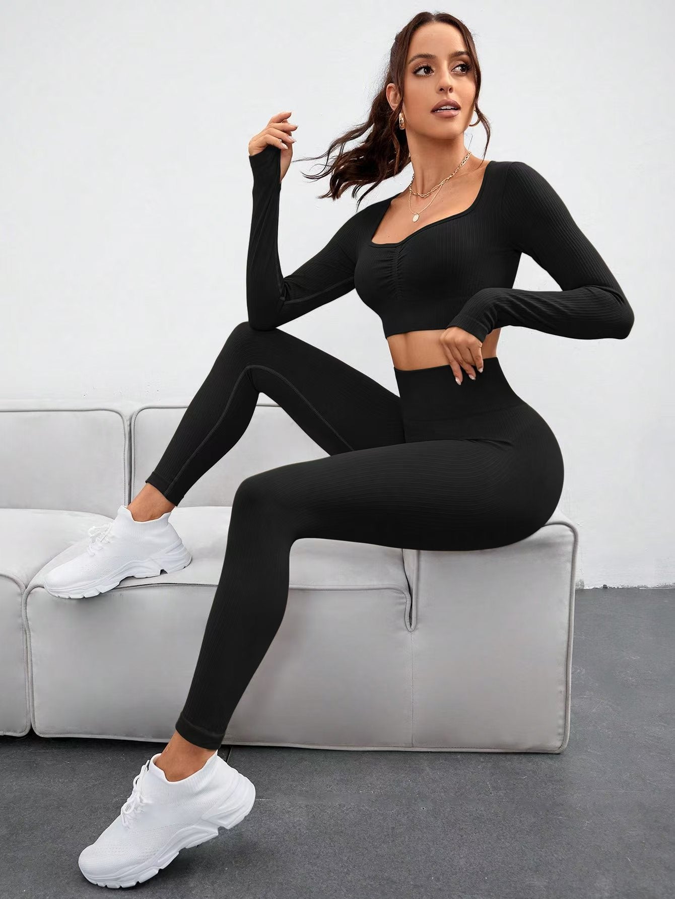 Seamless Long Sleeve Yoga Outfit for Women High Elasticity Quick Dry and Tight Fitting Running and Fitness Pants Two Piece Set for Comfort