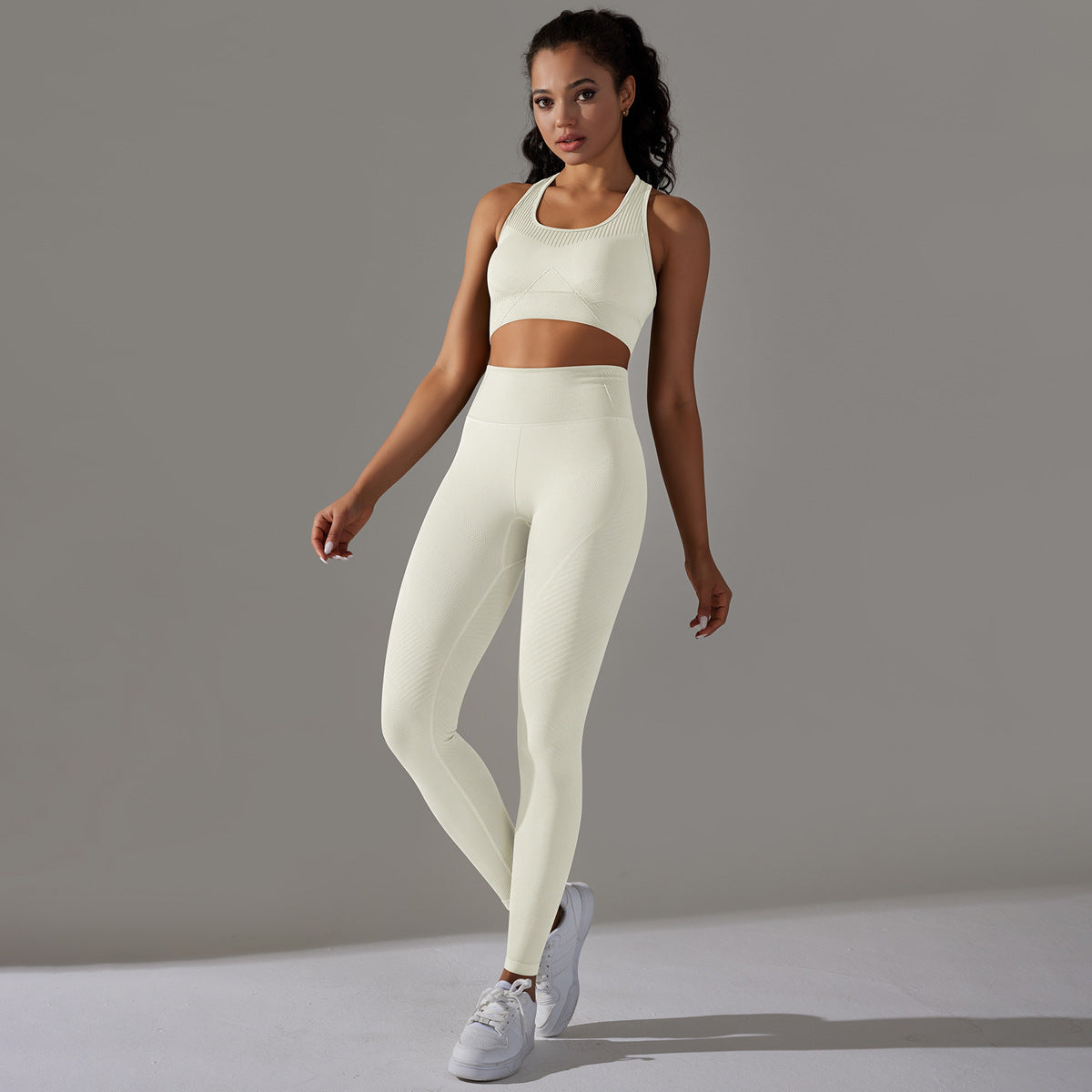 Seamless Breathable Yoga Set with High Waisted Butt Lifting Leggings and Comfortable Sports Bra for Active Lifestyle and Gym Workouts