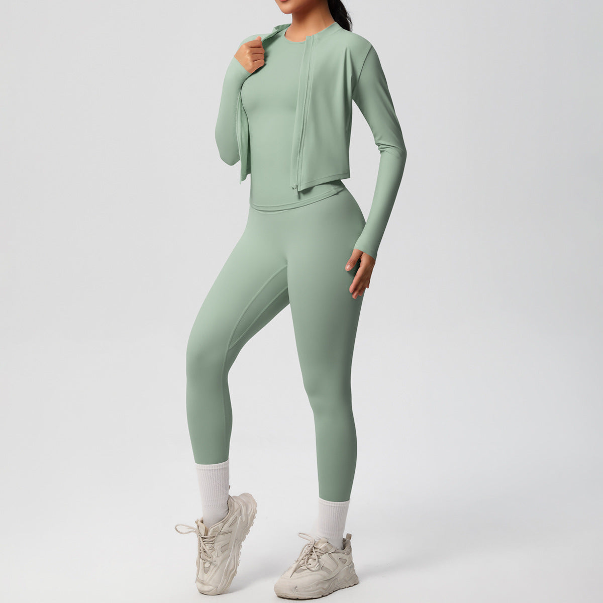 Quick Dry Skin Friendly Long Sleeve Yoga Set Slimming 3 Piece Outdoor Running Outfit with Fitness Pants and Jacket for Maximum Comfort and Performance