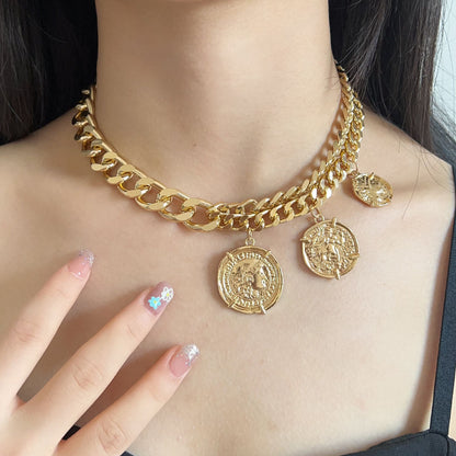 Stylish Metal Chain Coin Pendant Necklace – Unique Choker with Modern Aesthetic, Perfect for Elevating Your Look