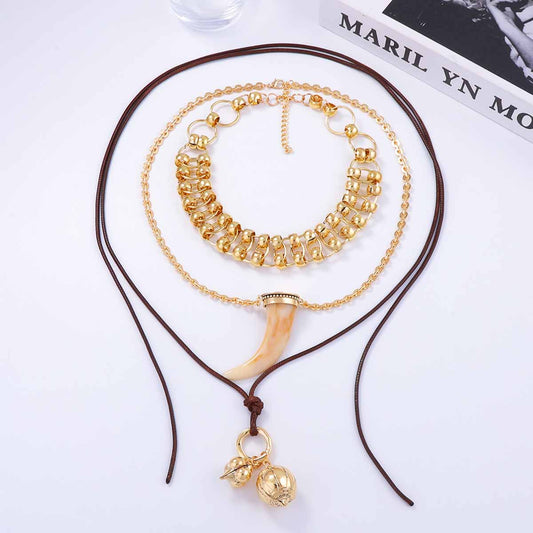 Stylish Layered Animal Horn Pendant Necklace for Women – Trendy Multi-Layered Semi-Luxe Alloy Geometric Jewelry Piece