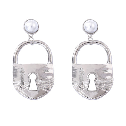 Chic Vintage-Inspired Alloy Lock Keychain with Elegant Faux Pearl Drop Earrings - Unique, Exquisite, and Perfect for Adding a Touch of Luxury to Any Outfit
