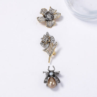 Elegant Luxury Floral and Insect Brooch Set with Sparkling Diamonds - Exquisite Design for Women