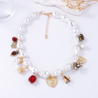 Elegant Minimalist Baroque-Inspired Heart and Gemstone Pendant Necklace with Faux Pearls – Perfect for Everyday Casual Wear