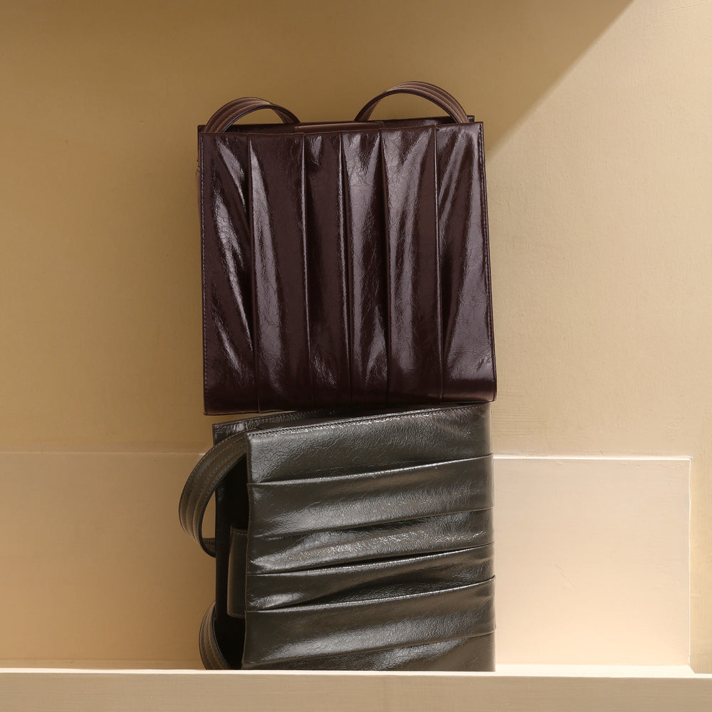 Versatile Crystal Oil Waxed Cowhide Tote Bag Urban Minimalist Genuine Leather Handbag for Commuting and Everyday Use