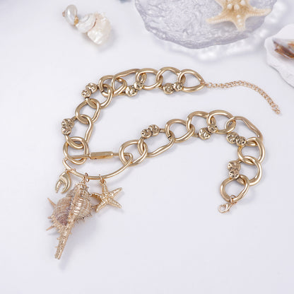 Stylish Ocean-Inspired Casual Resort Alloy Chain Seashell Pendant Necklace - Luxurious Women's Fashion Accessory for Effortless Elegance