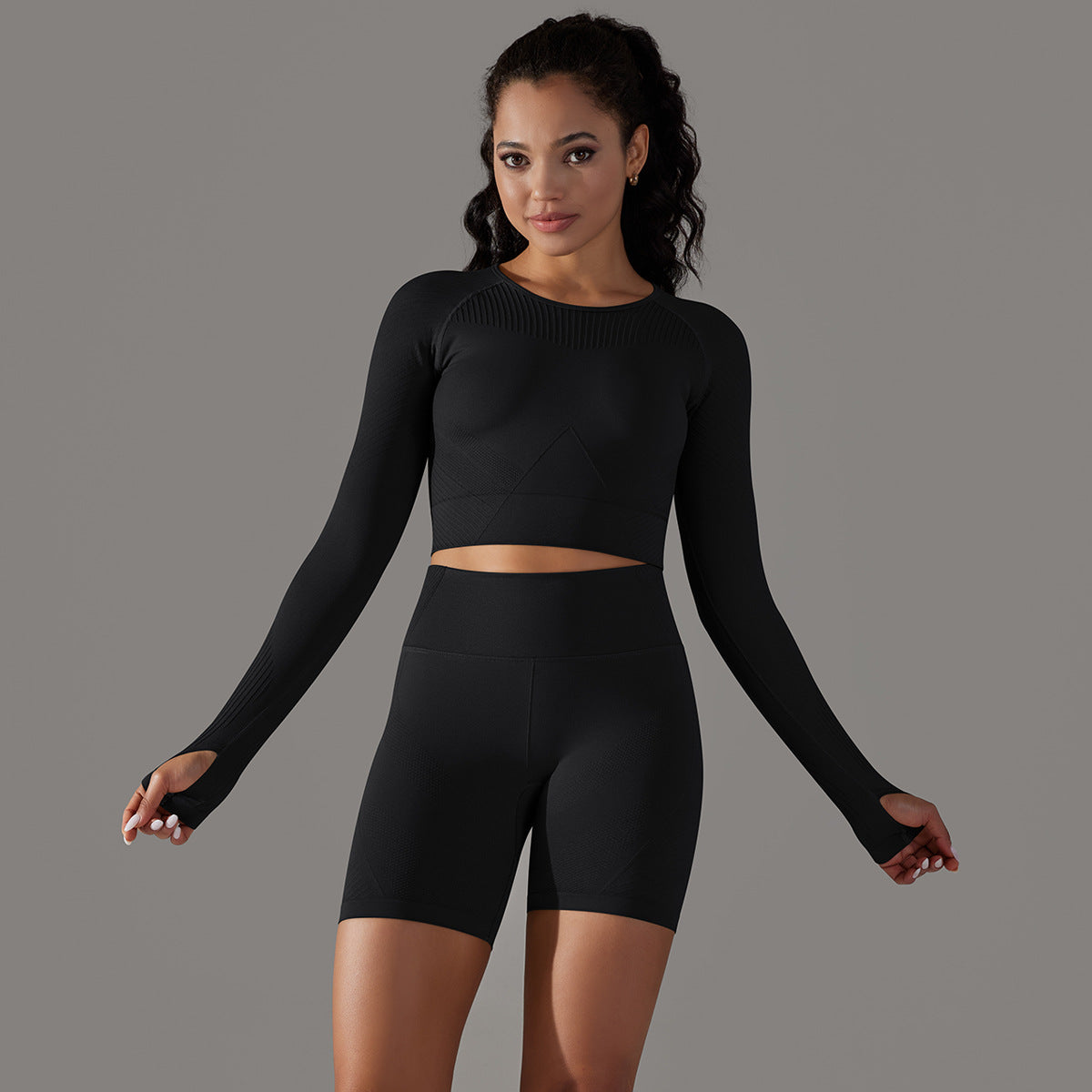 Seamless Striped Long Sleeve Workout Set with High Waisted Shorts for Yoga and Fitness Enthusiasts