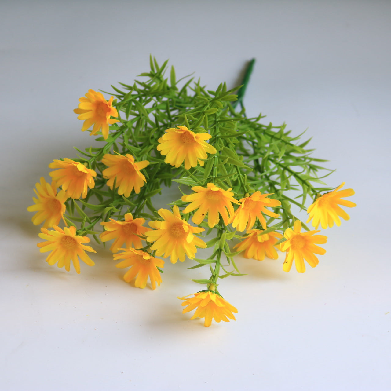 Realistic Mini Daisy & Wildflower Wedding Photography Props - Perfect Home Décor Accents for Your Special Day!