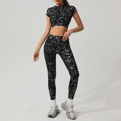 Elegant Silver Foil Yoga Outfit for Women Outdoor Training and Running Long Sleeve Fitness Set