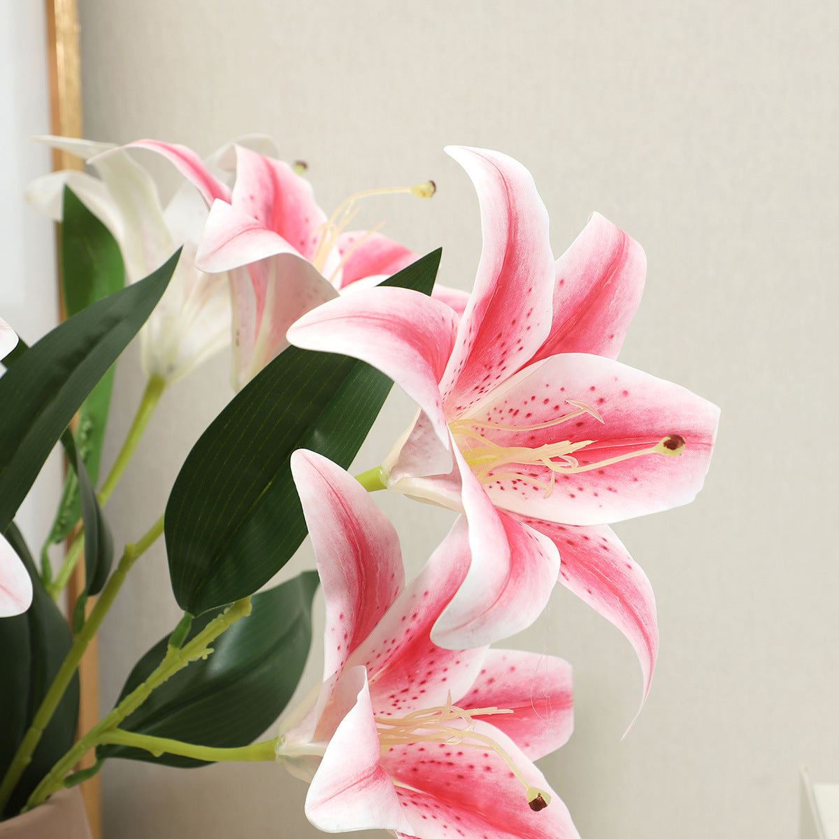 7-Head Artificial Lily Flower Arrangement for Weddings and Home Decor - Stunning Indoor Decoration Piece