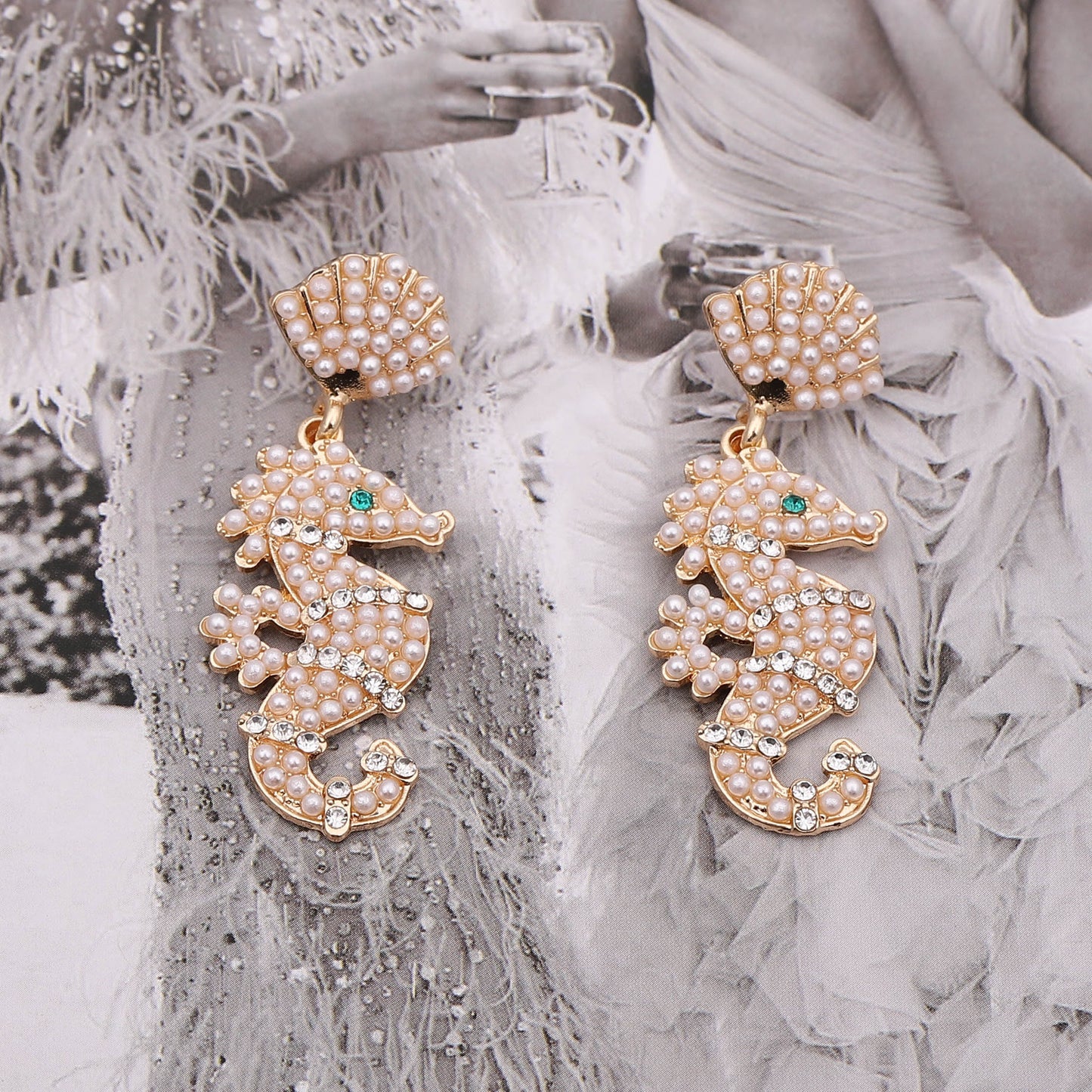 Chic  Eco-Friendly Seahorse Earrings with Pearl Accents – Unique, Luxurious, and Playful Design Perfect for Any Occasion