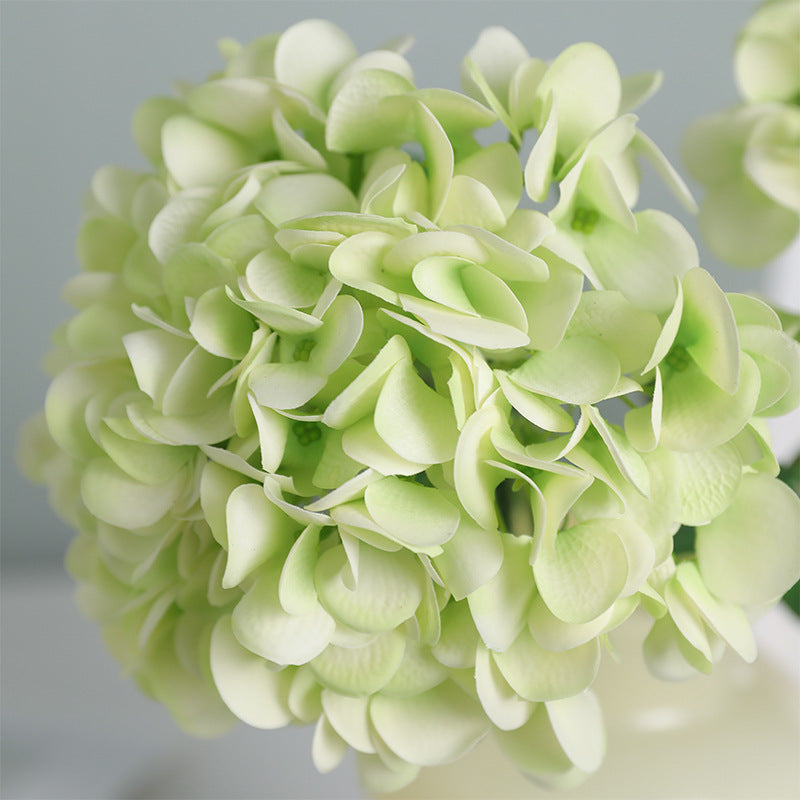 Luxurious Single-Stem Hydrangea - Realistic Faux Flower for Home, Hotel Decor, and Special Events - Ideal for Weddings, Elegant Arrangements, and Long-Lasting Moisture Retention