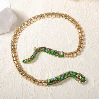 Exaggerated Creative Design Metal Chain Necklace with Colorful Zirconia and Green Snake Pendant – Unique Women's Jewelry Accessory