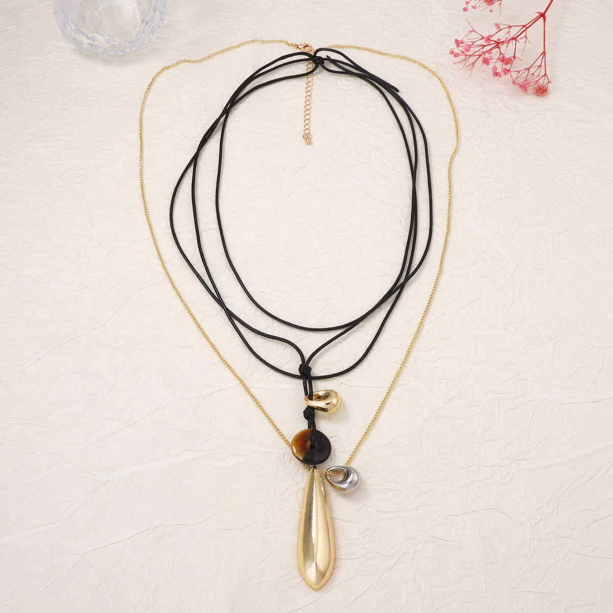 Trendy Layered Geometric Alloy Pendant Necklace - Minimalist and Eco-Friendly Stylish Accessory for Everyday Wear